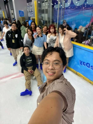 21% Off Ice Skating at SM MOA, Megamall: Enjoy a 2-Hours Ice Skating Pass including Shoes & Helmet