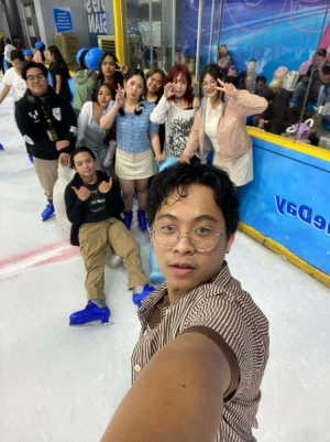 21% Off Ice Skating at SM MOA, Megamall: Enjoy a 2-Hours Ice Skating Pass including Shoes & Helmet