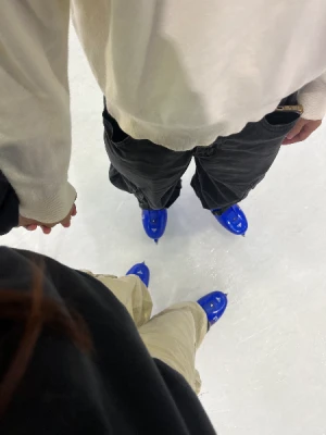 21% Off Ice Skating at SM MOA, Megamall: Enjoy a 2-Hours Ice Skating Pass including Shoes & Helmet