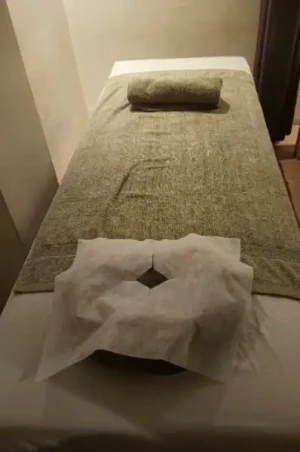 G&U is closed: Please contact our support for refund if you weren’t able to redeem your vouchers. 40% Off: 1-Hour Full Body Swedish or Combo Massage P299 or 90-Mins. Hot Stones, Body Scrub or Banana Scanning Massage P399 instead of P900 at G&U Massage & S