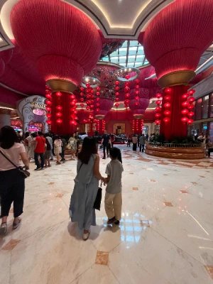 Okada Manila Tour and Dine Experience - Discover an enchanting Guided Walking Tour through Okada Manila & Feast on a Luxurious Meal