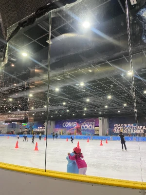 21% Off Ice Skating at SM MOA, Megamall: Enjoy a 2-Hours Ice Skating Pass including Shoes & Helmet