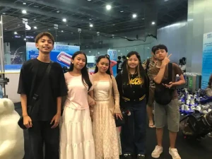 21% Off Ice Skating at SM MOA, Megamall: Enjoy a 2-Hours Ice Skating Pass including Shoes & Helmet