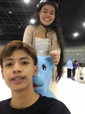 21% Off Ice Skating at SM MOA, Megamall: Enjoy a 2-Hours Ice Skating Pass including Shoes & Helmet