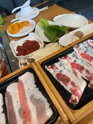 58%Off Enjoy Unlimited Premium Hotpot Shabu-Shabu Feast: Meats, Drinks, Veggies, Meatballs, Side Dishes at One Pot Hotpot in SMDC Shore Residences Pasay City for P419 instead of P999