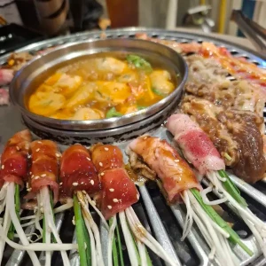 55%Off Celebrate Unlimited Samgyupsal Grill, Serve Ups Endless Meats, Seafood, Sides, Hotpot, Drinks and more at Mr. Korea Unlimited BBQ Two-Ecom MOA , Ayala North Exchange, Ayala Malls Feliz for P399 instead of P899