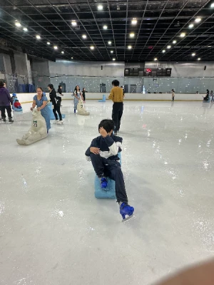 21% Off Ice Skating at SM MOA, Megamall: Enjoy a 2-Hours Ice Skating Pass including Shoes & Helmet
