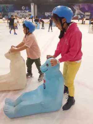 21% Off Ice Skating at SM MOA: Enjoy a 2-Hours Ice Skating Pass starting at P277 instead of P350 valid until June 30, 2024