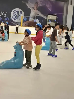 21% Off Ice Skating at SM MOA: Enjoy a 2-Hours Ice Skating Pass starting at P277 instead of P350 valid until June 30, 2024