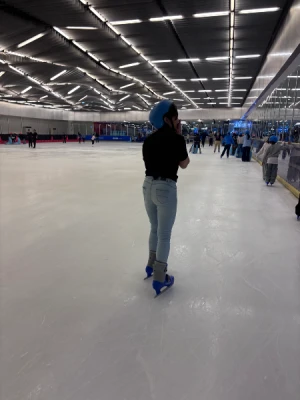 21% Off Ice Skating at SM MOA, Megamall: Enjoy a 2-Hours Ice Skating Pass including Shoes & Helmet