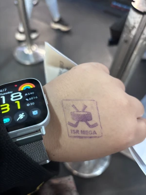 21% Off Ice Skating at SM MOA, Megamall: Enjoy a 2-Hours Ice Skating Pass including Shoes & Helmet