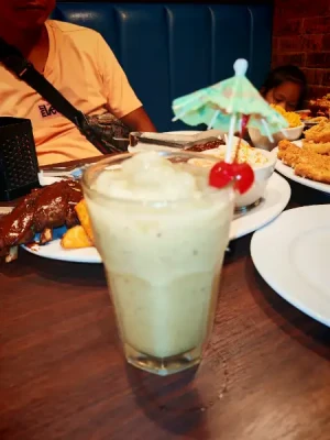 40%Off: P599 for P1000 Consumable for Food & Drinks at Burgoo Gateway, SM Southmall, District Imus, Vista Mall Taguig, Gumbo Mega Atrium Megamall