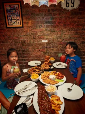 40%Off: P599 for P1000 Consumable for Food & Drinks at Burgoo Gateway, SM Southmall, District Imus, Vista Mall Taguig, Gumbo Mega Atrium Megamall