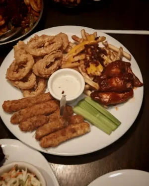 40%Off: P599 for P1000 Consumable for Food & Drinks at Burgoo Gateway, SM Southmall, District Imus, Vista Mall Taguig, Gumbo Mega Atrium Megamall