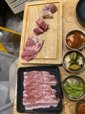 55%Off Celebrate Unlimited Samgyupsal Grill, Serve Ups Endless Meats, Seafood, Sides, Hotpot, Drinks and more at Mr. Korea Unlimited BBQ Two-Ecom MOA , Ayala North Exchange, Ayala Malls Feliz for P399 instead of P899