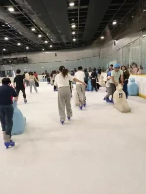 21% Off Ice Skating at SM MOA, Megamall: Enjoy a 2-Hours Ice Skating Pass including Shoes & Helmet