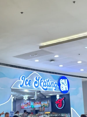 21% Off Ice Skating at SM MOA, Megamall: Enjoy a 2-Hours Ice Skating Pass including Shoes & Helmet