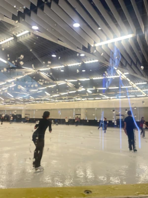 21% Off Ice Skating at SM MOA, Megamall: Enjoy a 2-Hours Ice Skating Pass including Shoes & Helmet