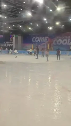21% Off Ice Skating at SM MOA, Megamall: Enjoy a 2-Hours Ice Skating Pass including Shoes & Helmet