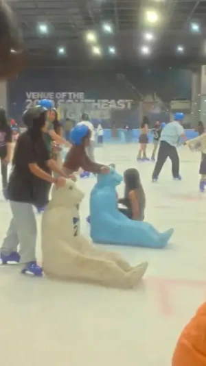 21% Off Ice Skating at SM MOA, Megamall: Enjoy a 2-Hours Ice Skating Pass including Shoes & Helmet