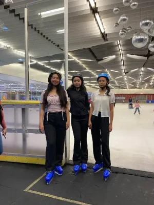 21% Off Ice Skating at SM MOA, Megamall: Enjoy a 2-Hours Ice Skating Pass including Shoes & Helmet
