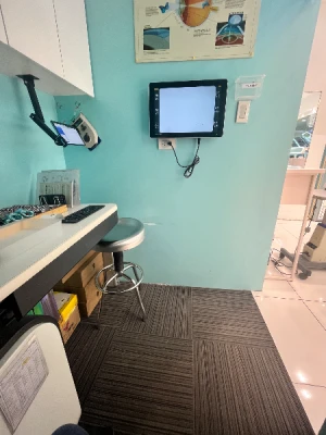 21% Off Ice Skating at SM MOA, Megamall: Enjoy a 2-Hours Ice Skating Pass including Shoes & Helmet