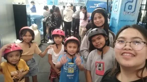 21% Off Ice Skating at SM MOA, Megamall: Enjoy a 2-Hours Ice Skating Pass including Shoes & Helmet