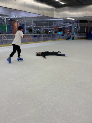 21% Off Ice Skating at SM MOA, Megamall, Cebu: Enjoy a 2-Hours Ice Skating Pass starting at P278 instead of P350