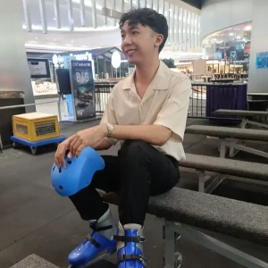 21% Off Ice Skating at SM MOA, Megamall: Enjoy a 2-Hours Ice Skating Pass including Shoes & Helmet