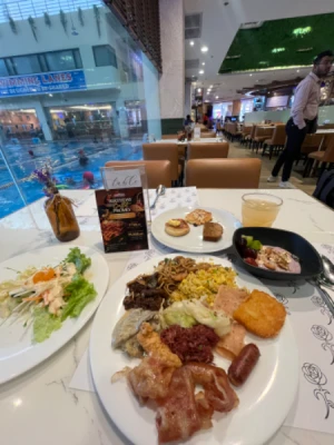 P599 instead of P788 International Brunch Buffet or P949 instead of P1588 Lunch Buffet at Ace Water Spa Pasig & Unli Fresh Juices & Coffee