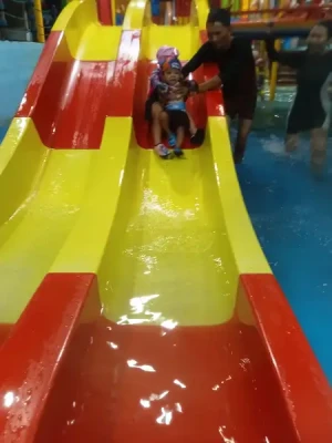 44%Off Wetpark Adventure Lagoon at Venice Grand Kanal Mall in McKinley Hill for 1 Child and 1 Adult