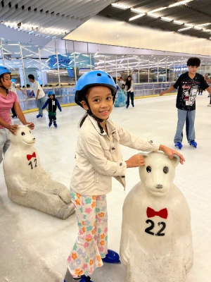 21% Off Ice Skating at SM MOA, Megamall: Enjoy a 2-Hours Ice Skating Pass including Shoes & Helmet