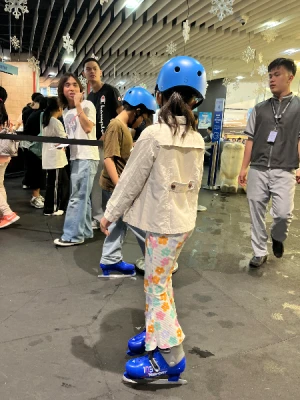 21% Off Ice Skating at SM MOA, Megamall: Enjoy a 2-Hours Ice Skating Pass including Shoes & Helmet