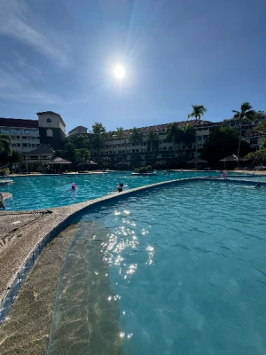 67%Off Canyon Cove Batangas Superior Room Accomodation for 2 Adults and 2 Kids starting at P2888 instead of P8800