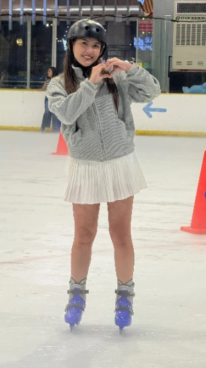 21% Off Ice Skating at SM MOA, Megamall: Enjoy a 2-Hours Ice Skating Pass including Shoes & Helmet