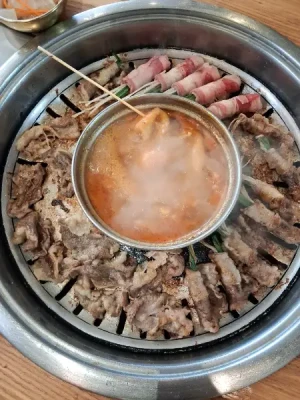 55%Off Celebrate Unlimited Samgyupsal Grill, Serve Ups Endless Meats, Seafood, Sides, Hotpot, Drinks and more at Mr. Korea Unlimited BBQ Two-Ecom MOA for P399 instead of P899