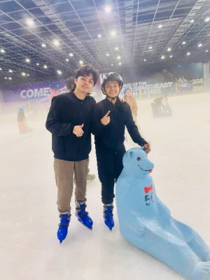 21% Off Ice Skating at SM MOA, Megamall, Cebu: Enjoy a 2-Hours Ice Skating Pass starting at P278 instead of P350
