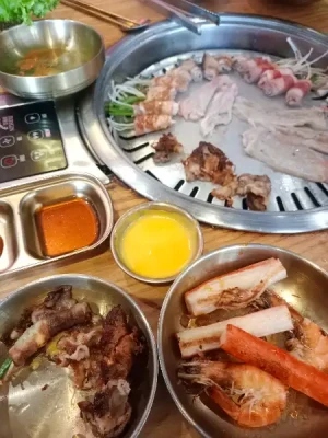 55%Off Celebrate Unlimited Samgyupsal Grill, Serve Ups Endless Meats, Seafood, Sides, Hotpot, Drinks and more at Mr. Korea Unlimited BBQ Two-Ecom MOA for P399 instead of P899