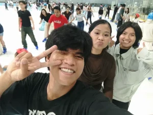 21% Off Ice Skating at SM MOA, Megamall: Enjoy a 2-Hours Ice Skating Pass including Shoes & Helmet