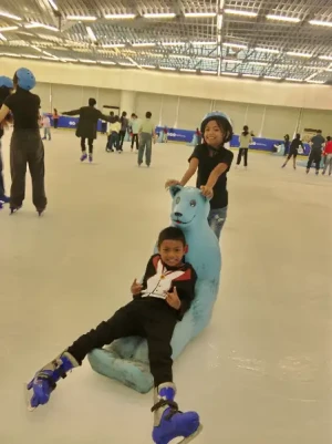 21% Off Ice Skating at SM MOA, Megamall: Enjoy a 2-Hours Ice Skating Pass including Shoes & Helmet