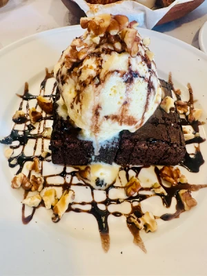 40%Off: P599 for P1000 Consumable for Food & Drinks at Burgoo Gateway, SM Southmall, District Imus, Vista Mall Taguig, Gumbo Mega Atrium Megamall