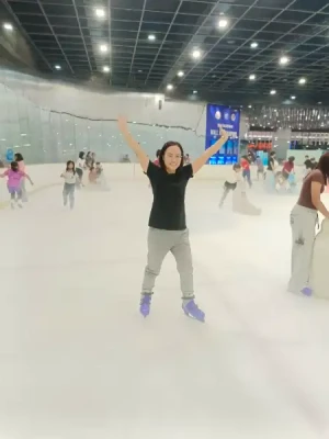 21% Off Ice Skating at SM MOA, Megamall: Enjoy a 2-Hours Ice Skating Pass including Shoes & Helmet