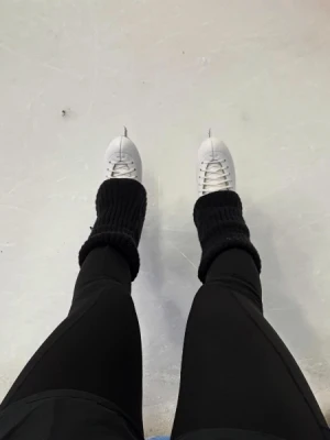 21% Off Ice Skating at SM MOA, Megamall: Enjoy a 2-Hours Ice Skating Pass including Shoes & Helmet