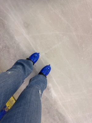 21% Off Ice Skating at SM MOA, Megamall: Enjoy a 2-Hours Ice Skating Pass including Shoes & Helmet