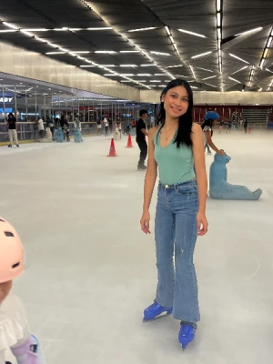 21% Off Ice Skating at SM MOA, Megamall: Enjoy a 2-Hours Ice Skating Pass including Shoes & Helmet