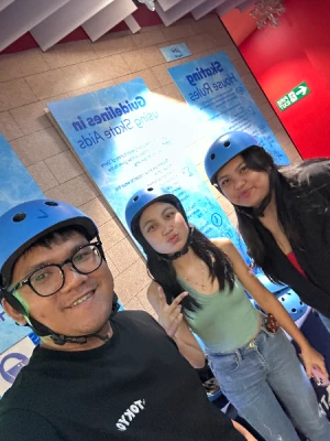 21% Off Ice Skating at SM MOA, Megamall: Enjoy a 2-Hours Ice Skating Pass including Shoes & Helmet