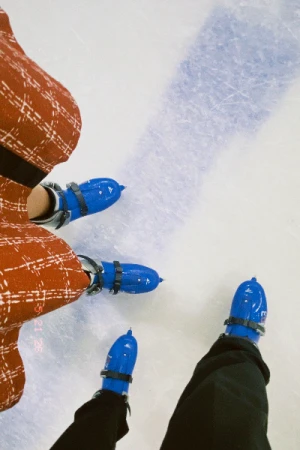 21% Off Ice Skating at SM MOA, Megamall: Enjoy a 2-Hours Ice Skating Pass including Shoes & Helmet
