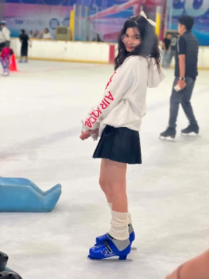 21% Off Ice Skating at SM MOA, Megamall: Enjoy a 2-Hours Ice Skating Pass including Shoes & Helmet