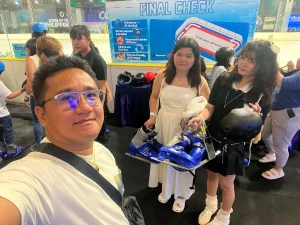 21% Off Ice Skating at SM MOA, Megamall: Enjoy a 2-Hours Ice Skating Pass including Shoes & Helmet