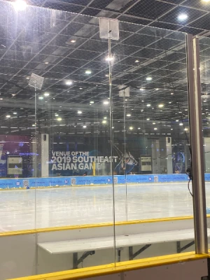 21% Off Ice Skating at SM MOA, Megamall: Enjoy a 2-Hours Ice Skating Pass including Shoes & Helmet
